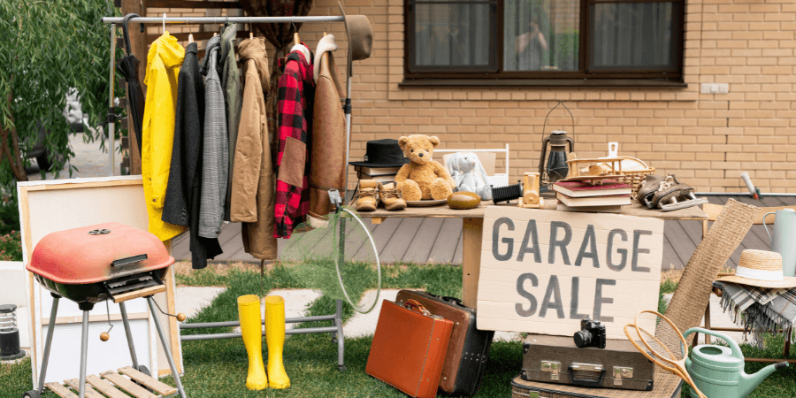 sell old clothes in yard sale