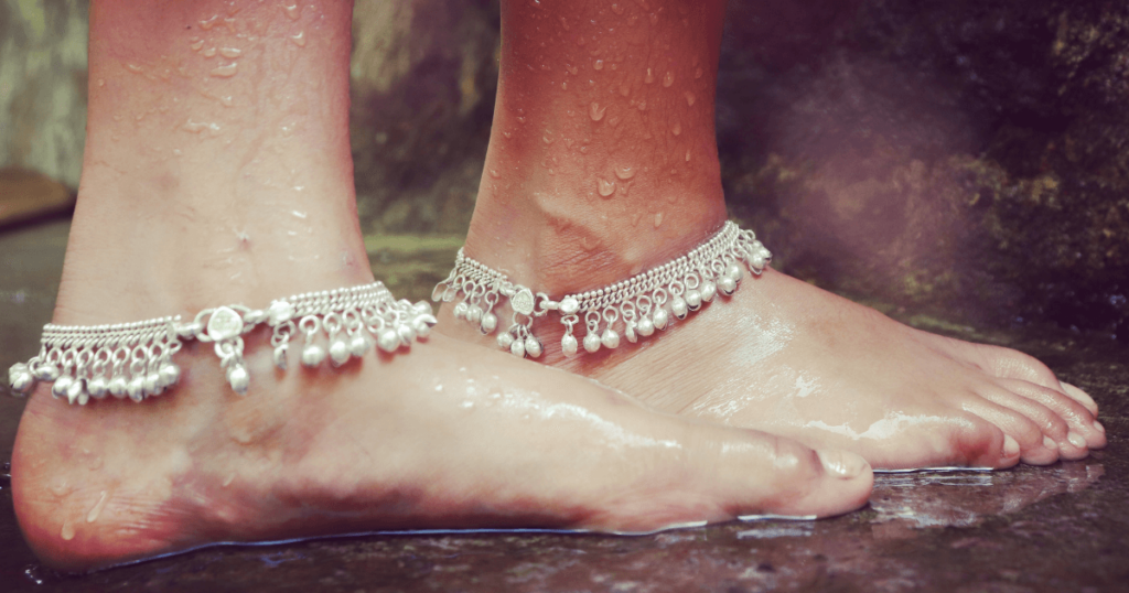 feet jewellery photo for selling
